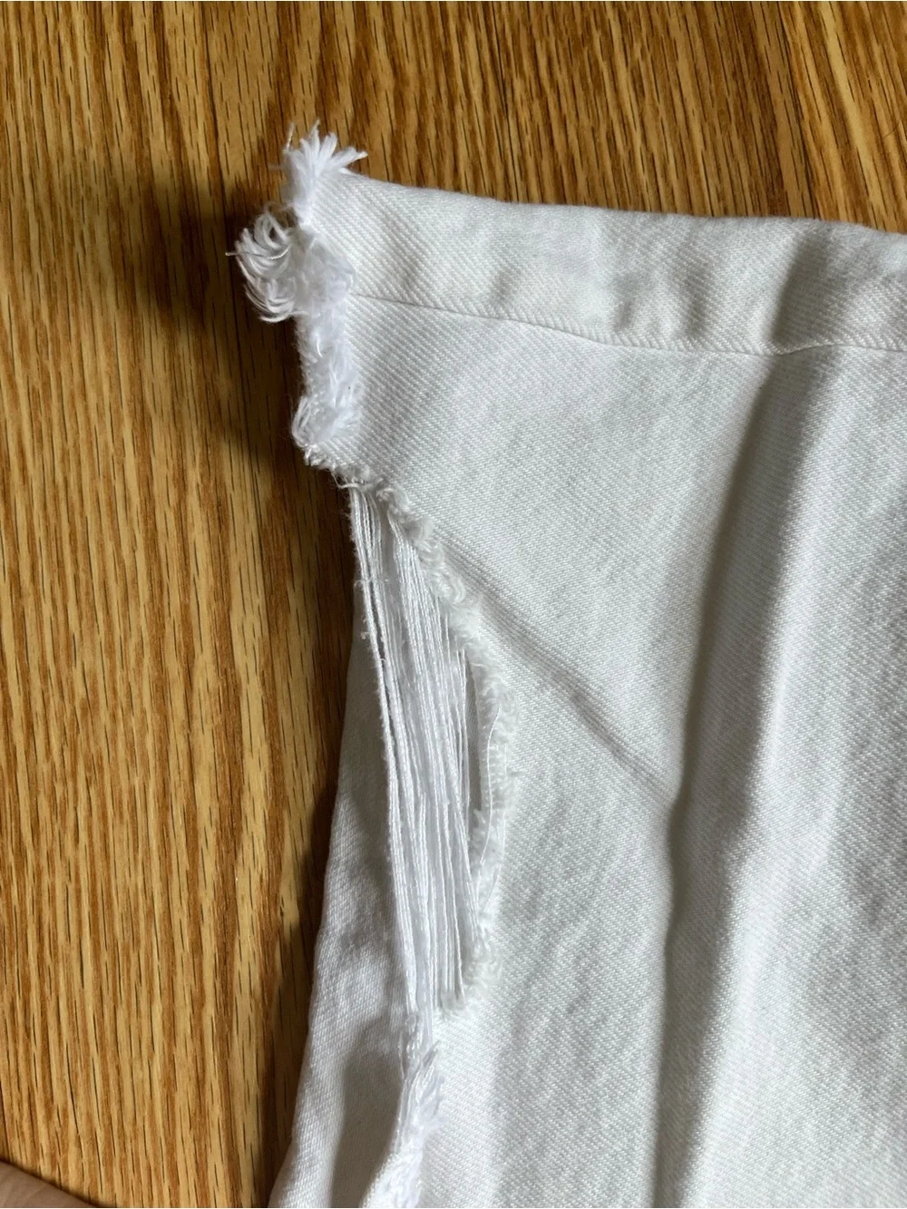 Universal Thread Women's 90s Baggy White Denim Cutoff Shorts Size 17
